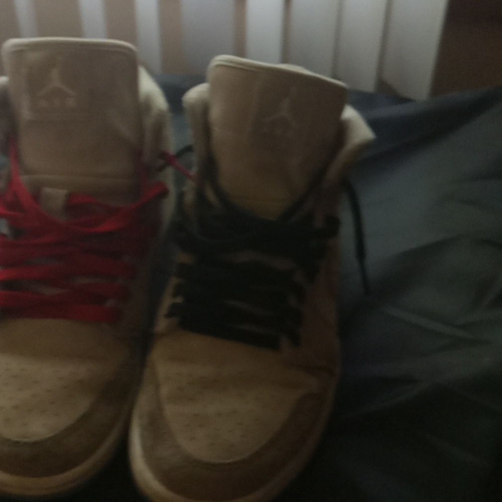 Jordan 1 mid